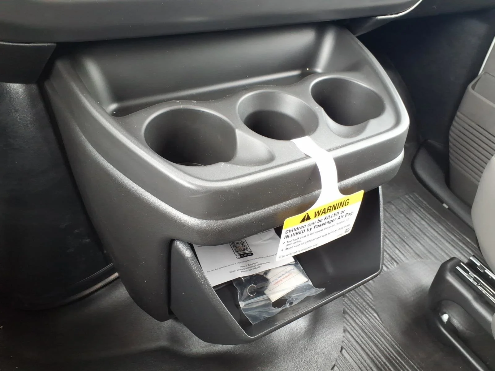New 2026 Summit White GMC Work Van image 19