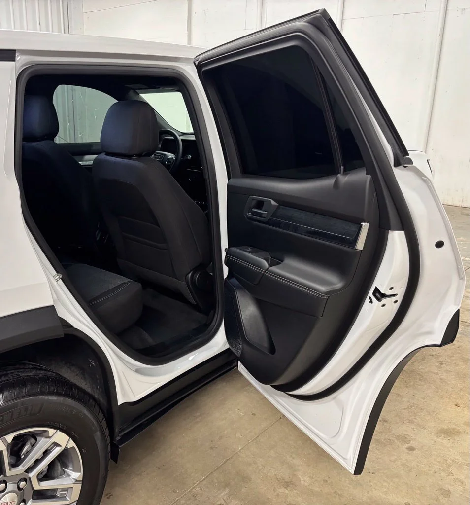 Used 2026 White GMC Elevation image 19