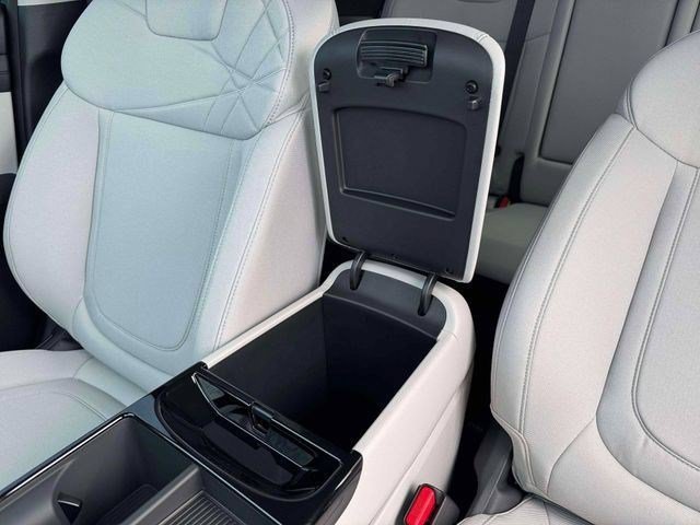 New 2026 Creamy White Pearl Hyundai SEL image 20