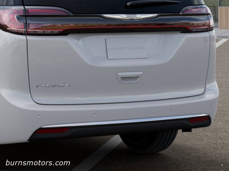 New 2026 Bright White Clear-Coat Exterior Paint Chrysler Select image 13