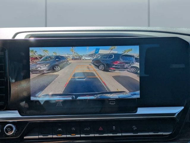 Used 2022 White GMC Elevation image 21