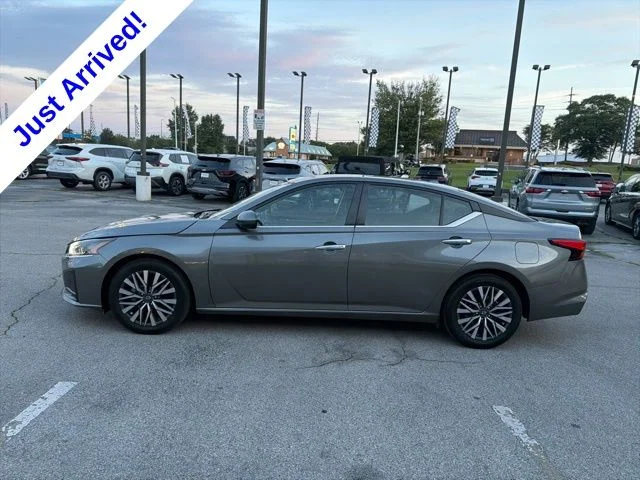 Used 2023 Gray Nissan 2.5 SV image 6