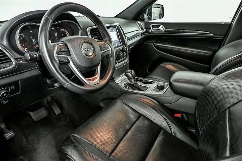 Used 2018 Diamond Black Crystal Pearl Coat Jeep Trailhawk image 15