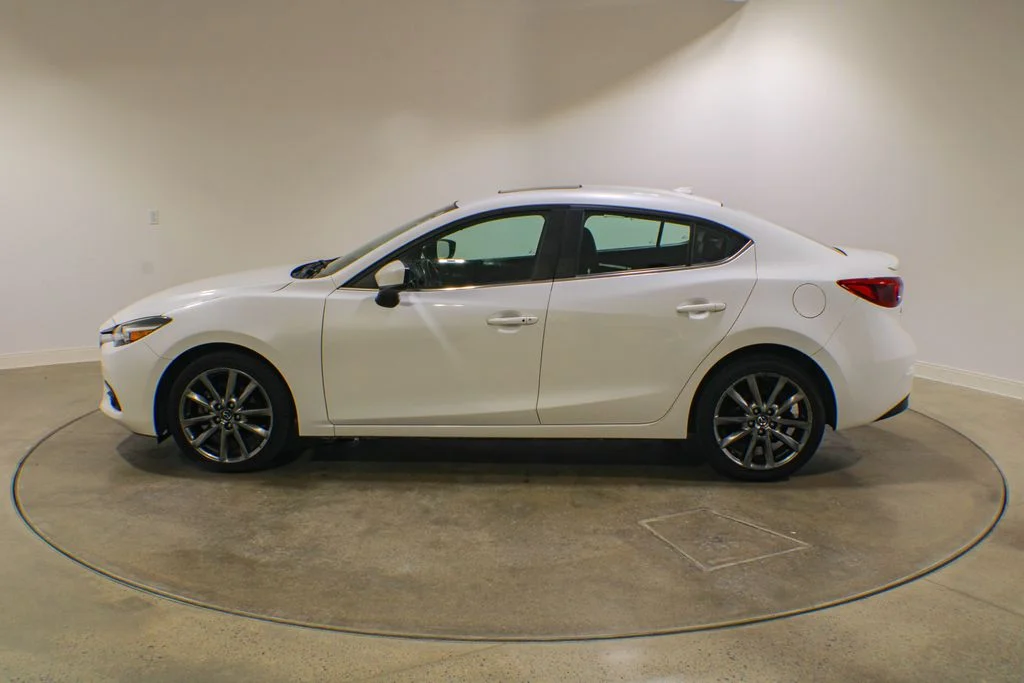 Used 2018 Snowflake White Pearl Mazda Grand Touring image 2