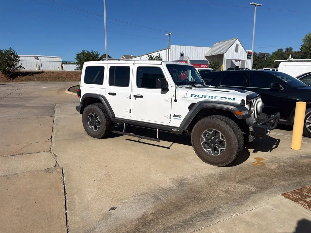 Certified Used 2021 White Jeep Unlimited Rubicon 4xe image 17