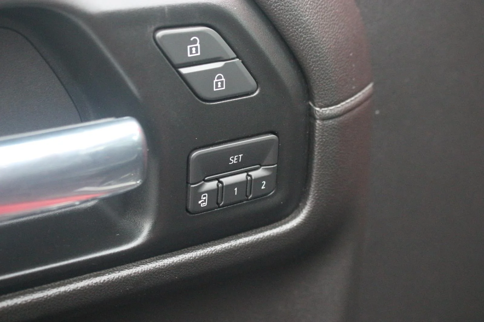 Used 2019 CARDINAL RED GMC SLT image 17