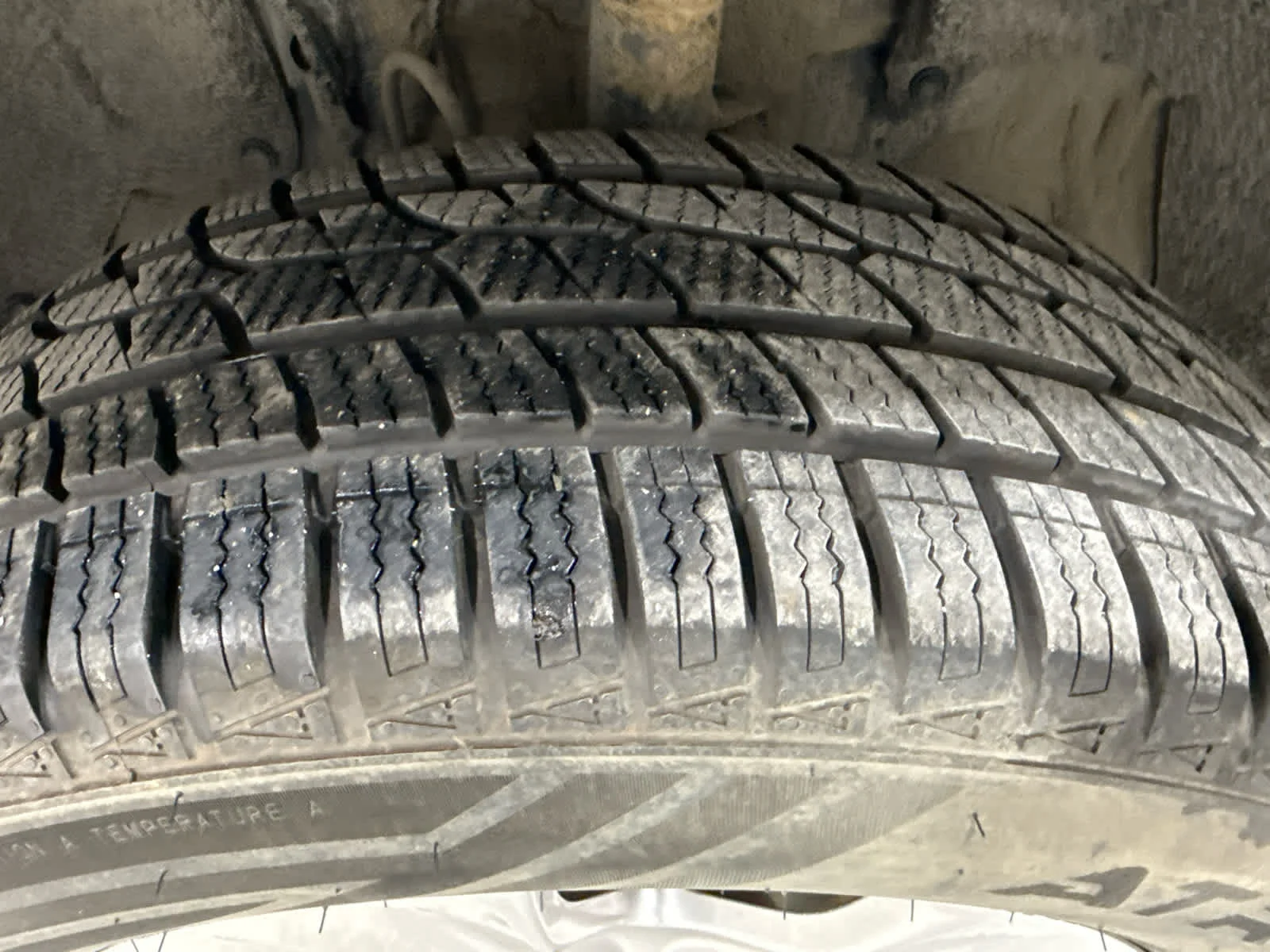 Used 2023 Grn/green Toyota XLE image 9