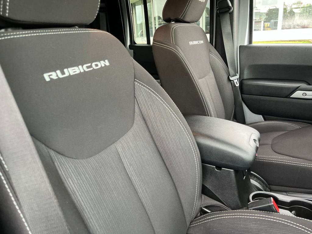 Used 2014 Billet Metallic Clearcoat Jeep Unlimited Rubicon image 38