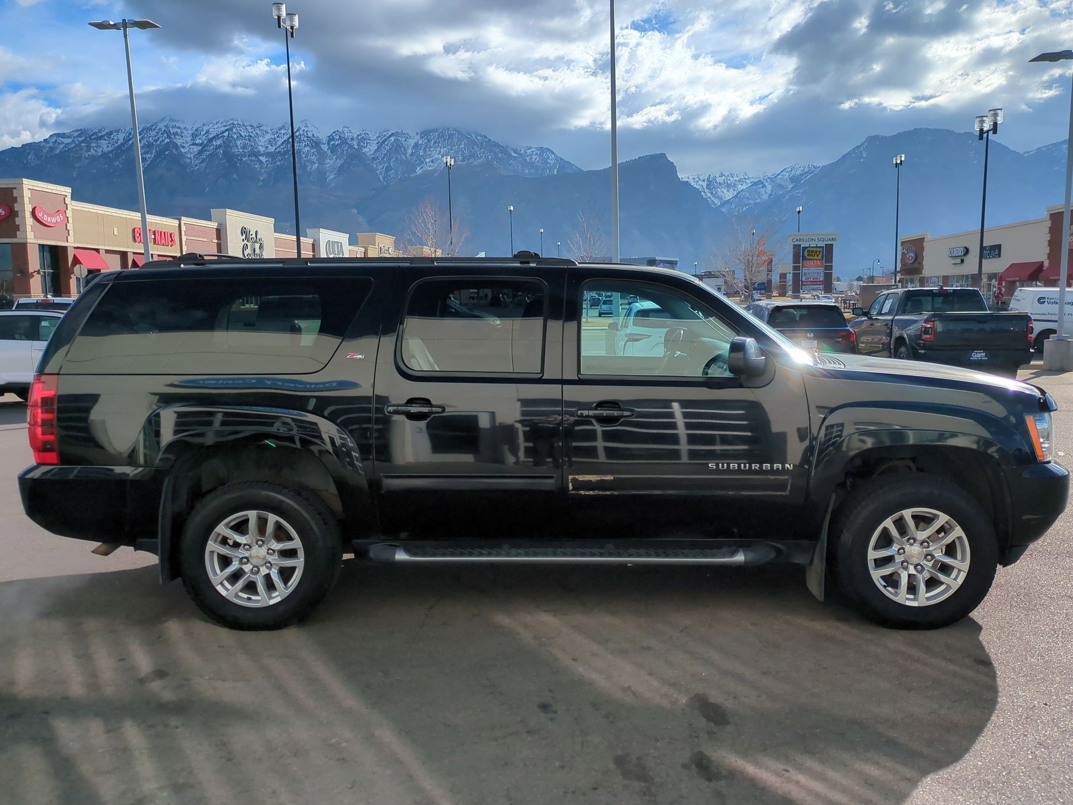 Used 2013 Chevrolet Suburban LT with VIN 1GNSKJE78DR194526 for sale in Orem, UT