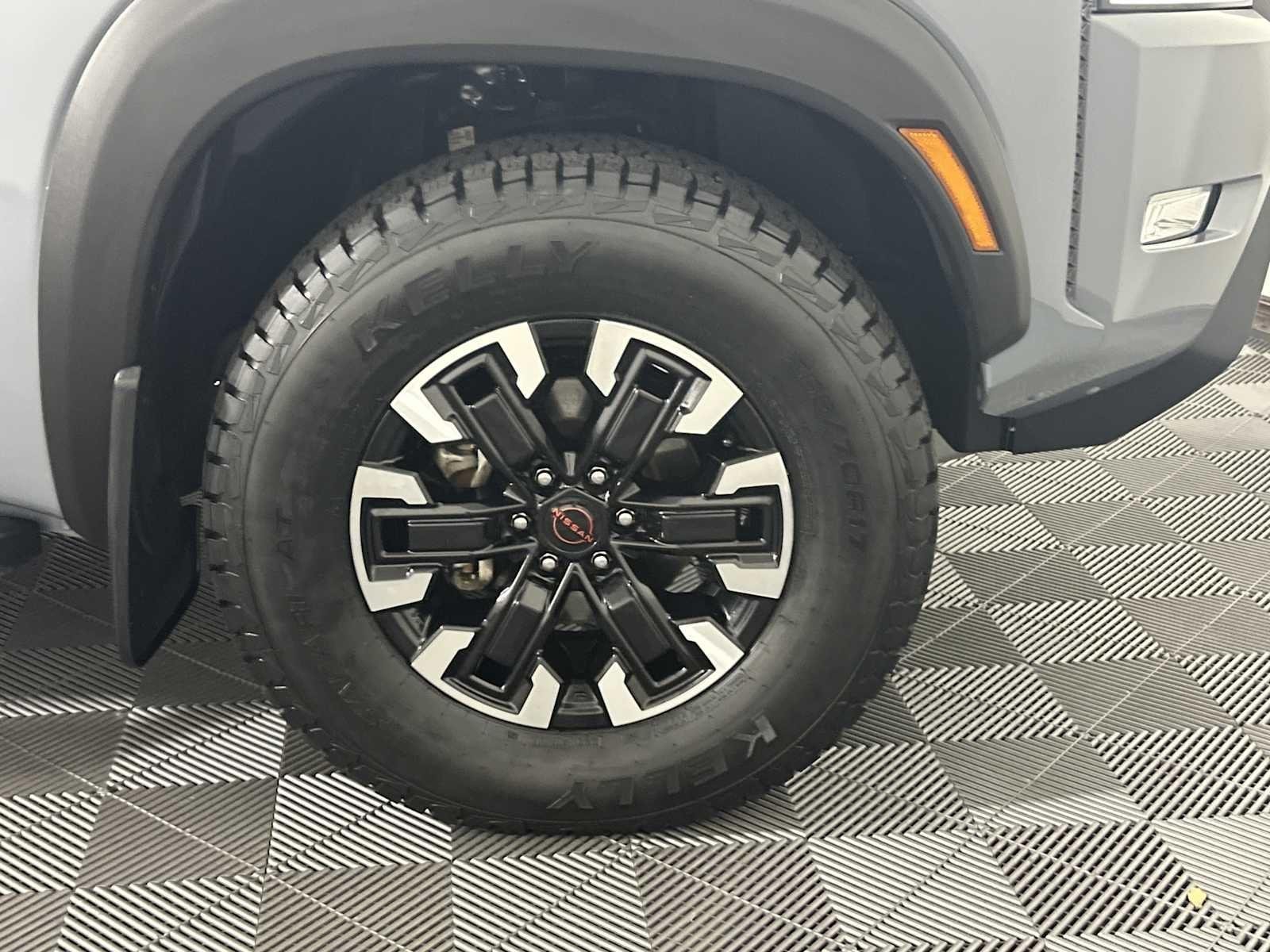 Used 2024 Boulder Gray Pearl Nissan PRO-4X image 18