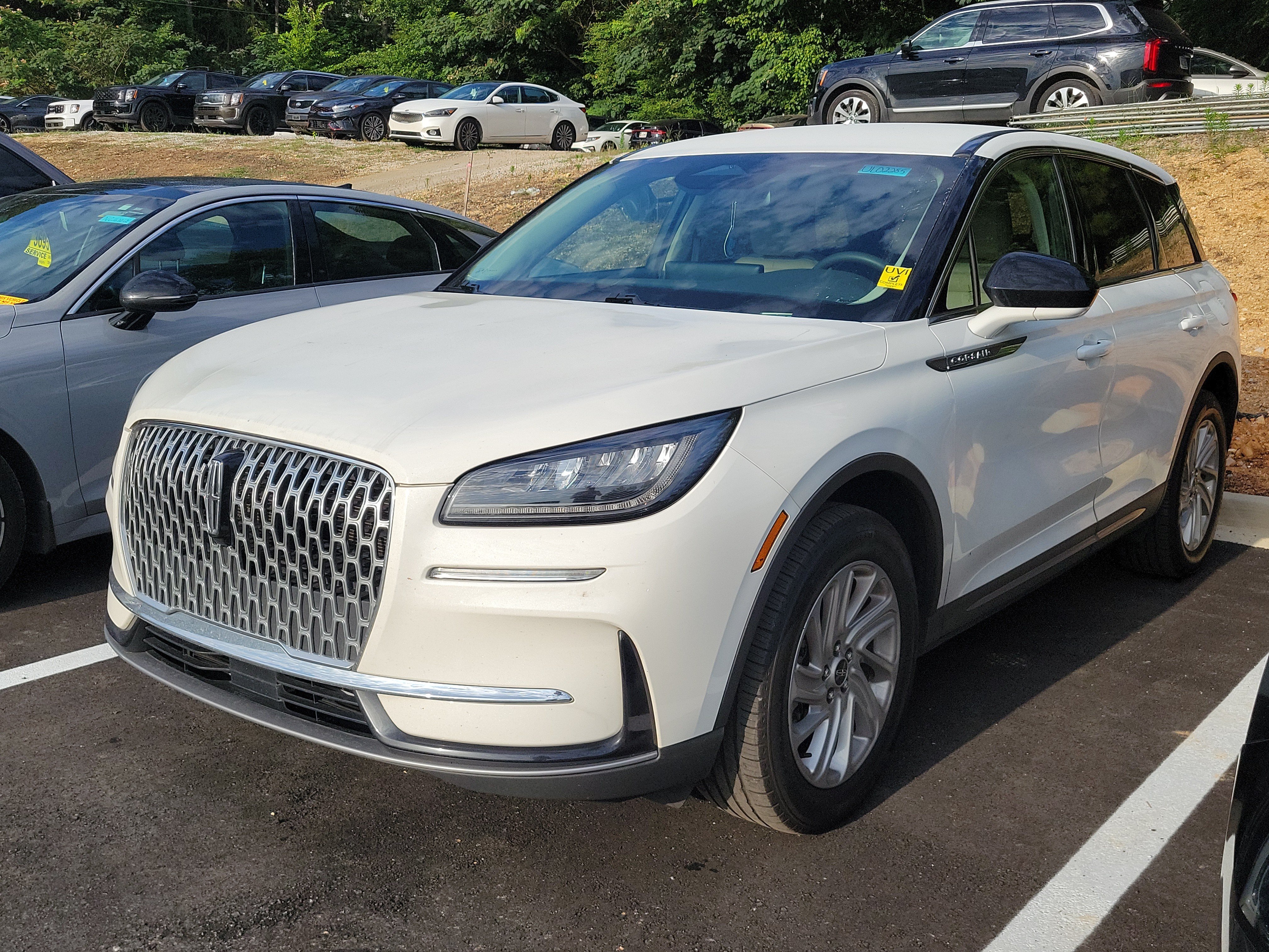 Used 2023 White Metallic Lincoln Standard image 3