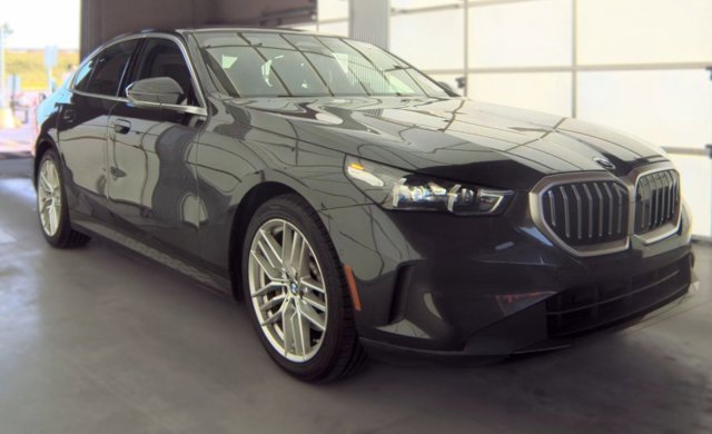 2025 BMW 5 Series 530i
