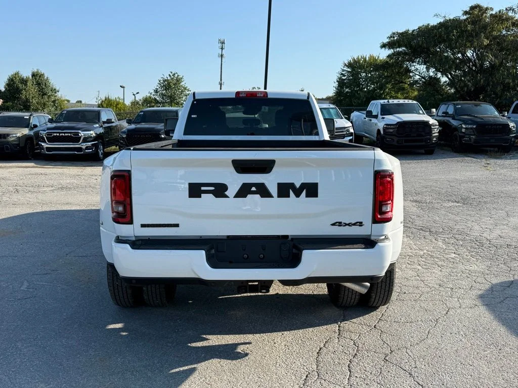 New 2027 Bright White Clear-Coat Exterior Paint RAM Big Horn image 7