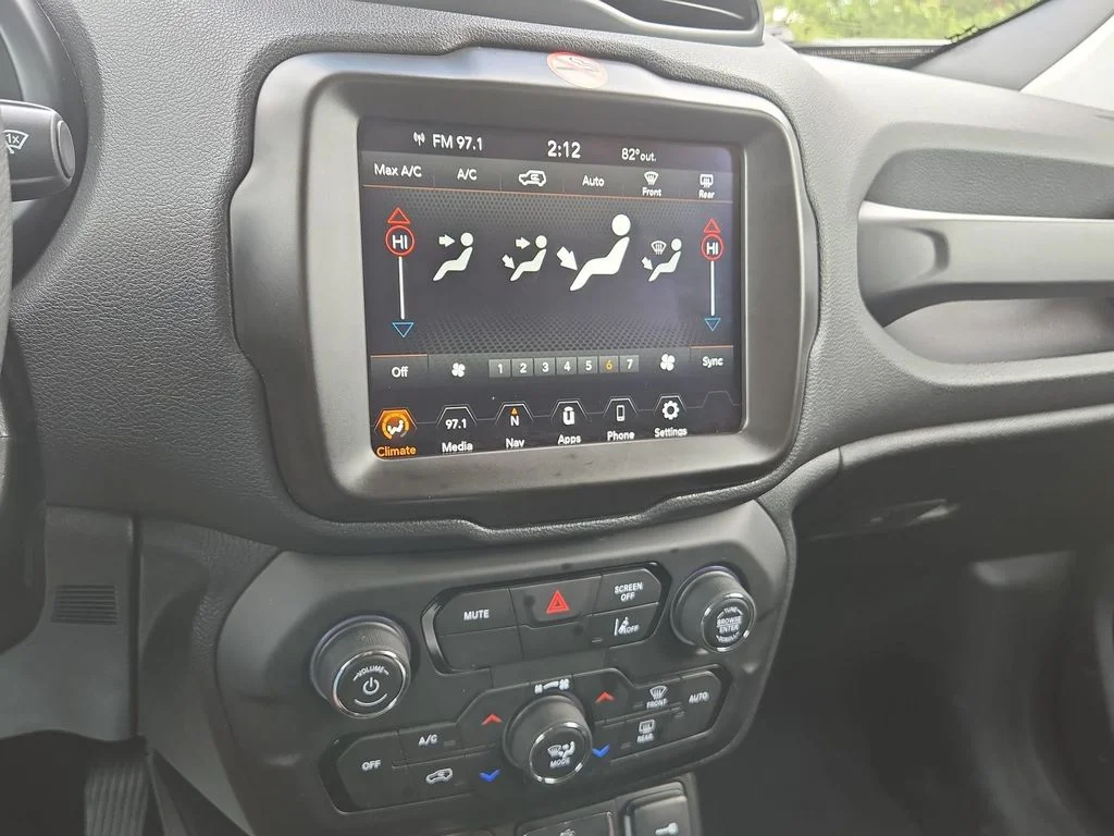 Used 2023 Red Jeep Latitude image 34