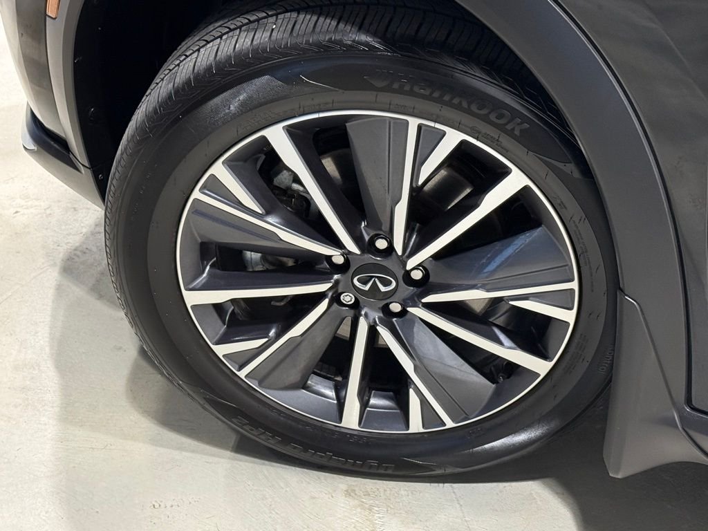 Used 2026 Mineral Black INFINITI LUXE image 7