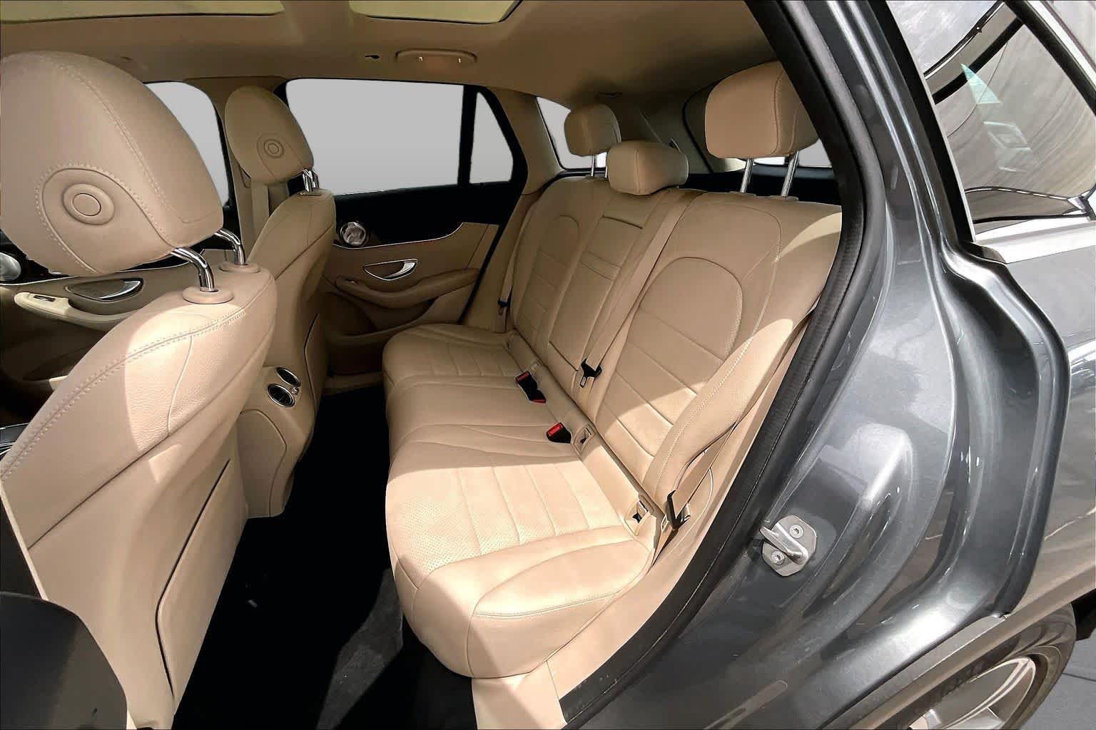 Used 2020 Selenite Grey Metallic Mercedes-Benz GLC 300 image 21
