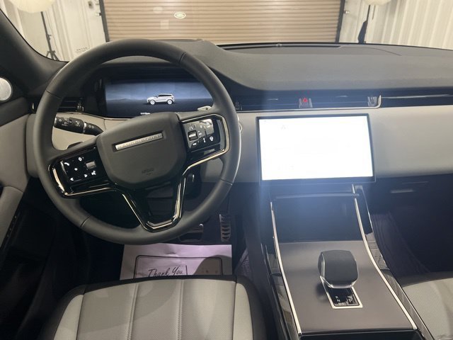 New 2026 Arroios Grey Land Rover Dynamic SE image 17