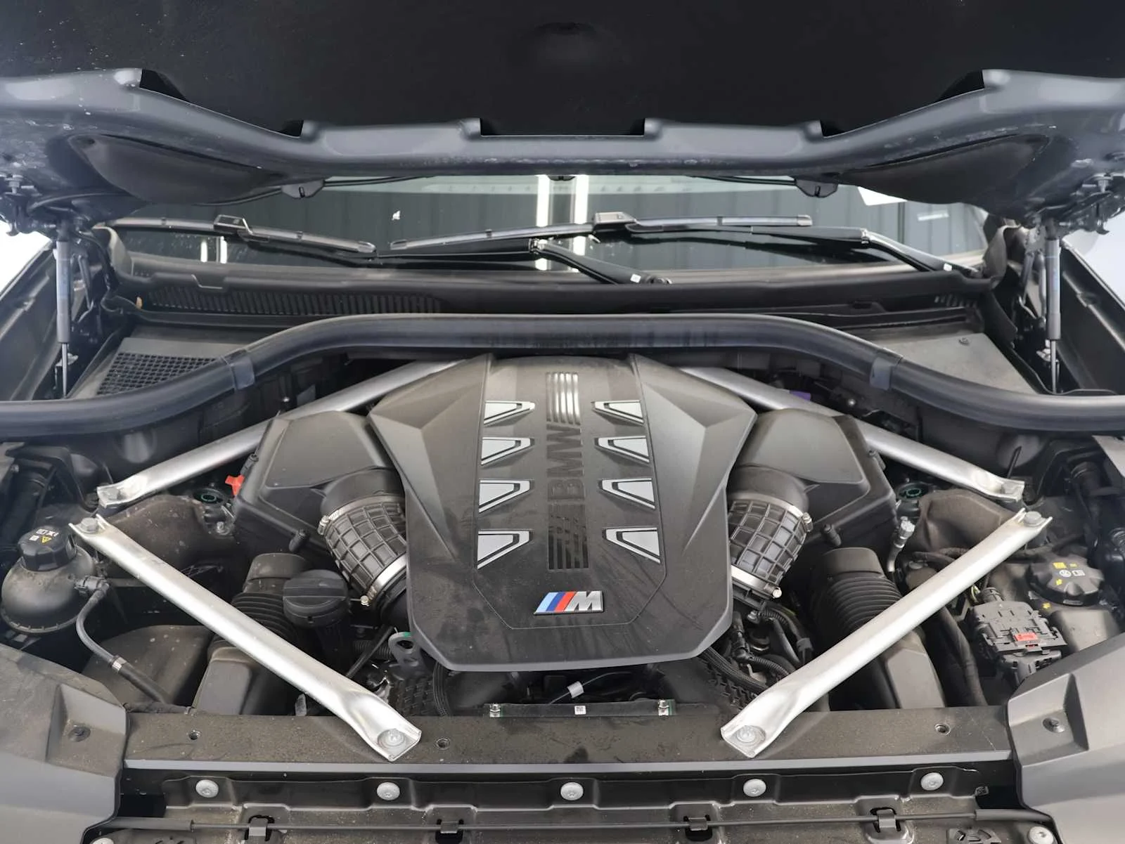 Certified Used 2025 Skyscraper Grey Metallic BMW M60i image 29