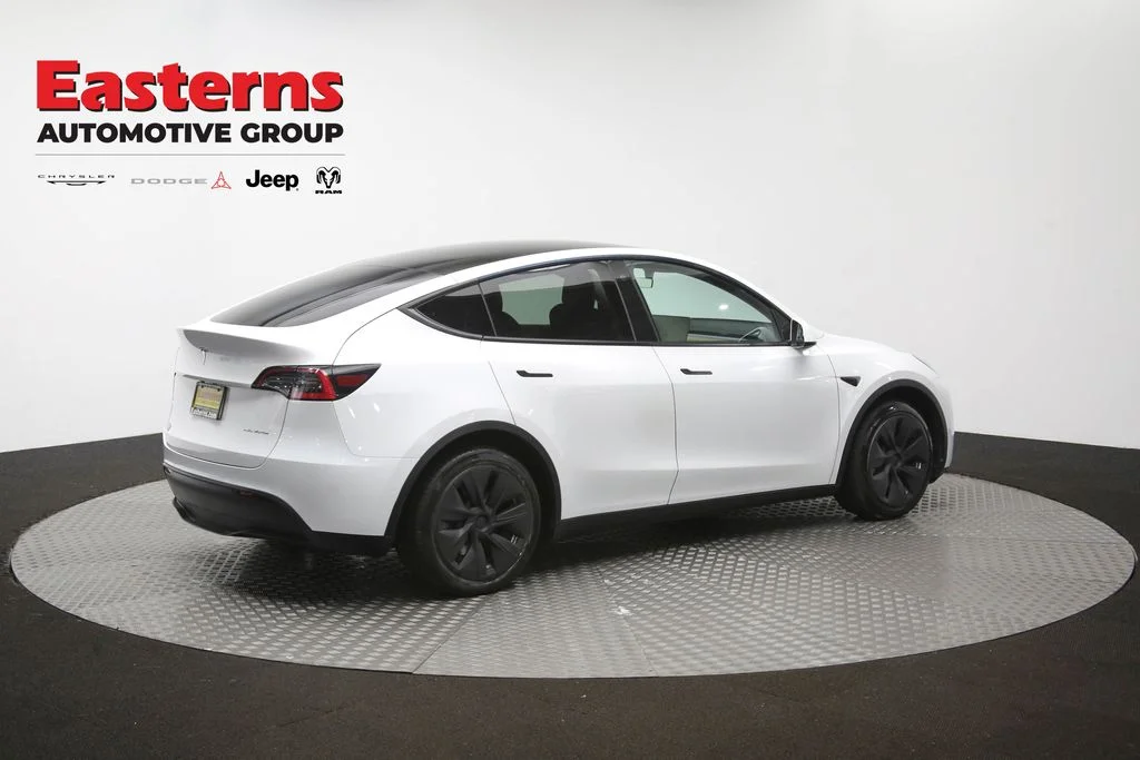 Used 2021 White Tesla Long Range image 35