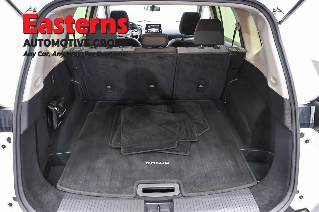 Used 2023 White Nissan SV image 9