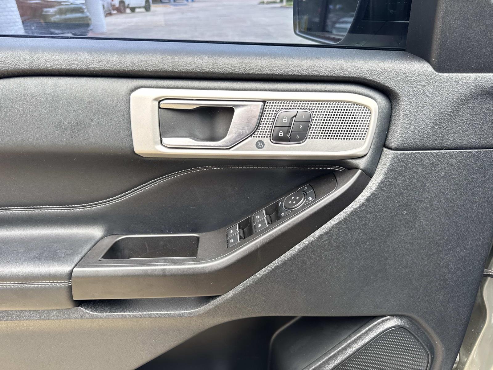Used 2020 Silver Ford Limited image 19