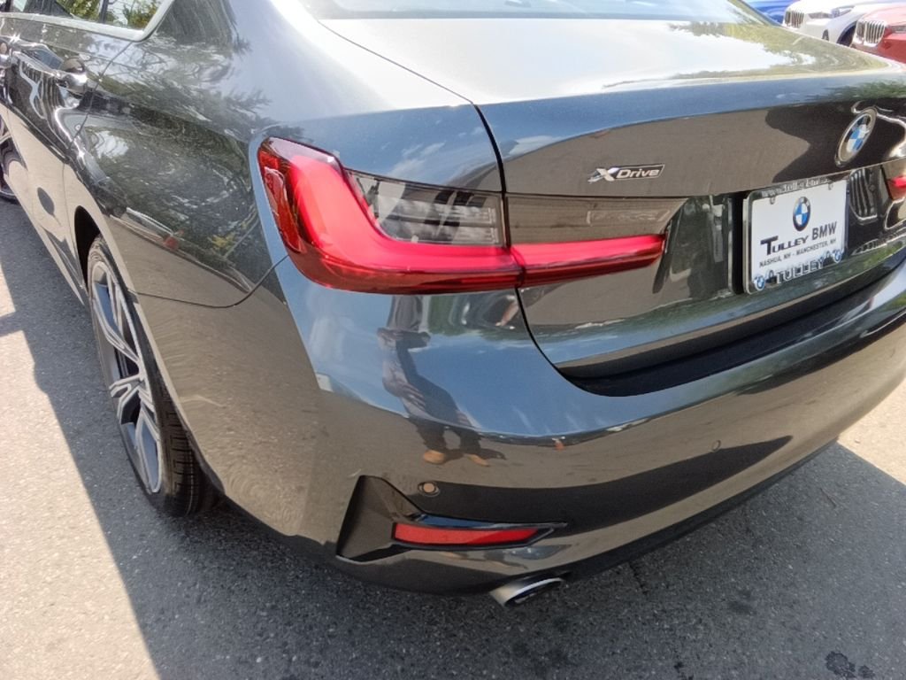 Used 2022 Mineral Grey Metallic BMW 330i xDrive image 27