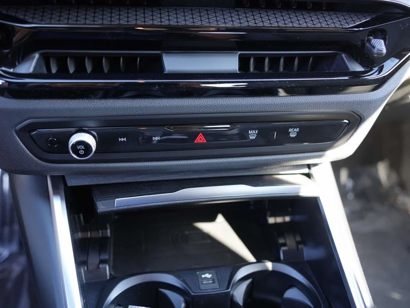New 2026 Black Sapphire Metallic BMW 330i image 19