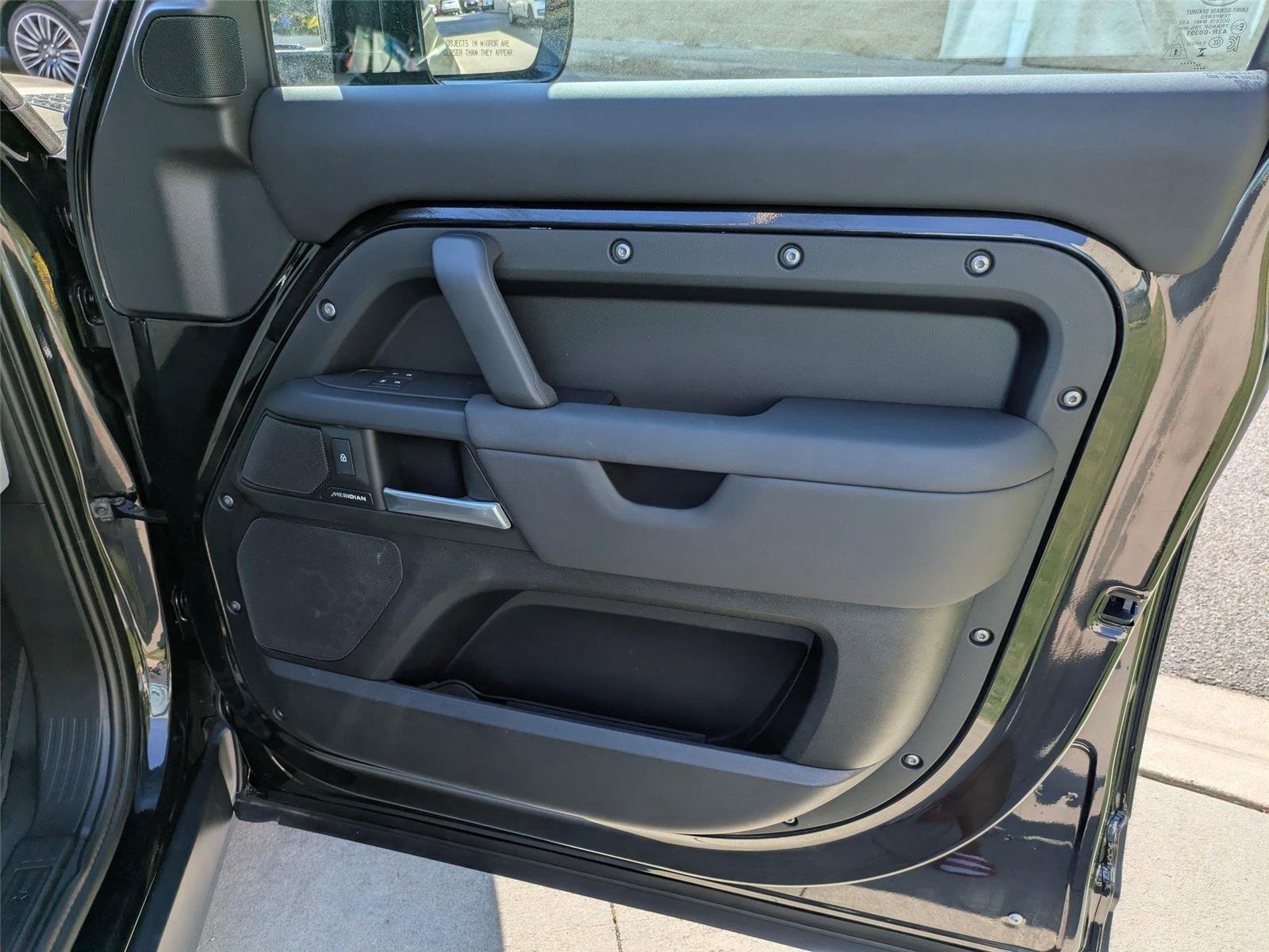 Used 2025  Land Rover S image 33