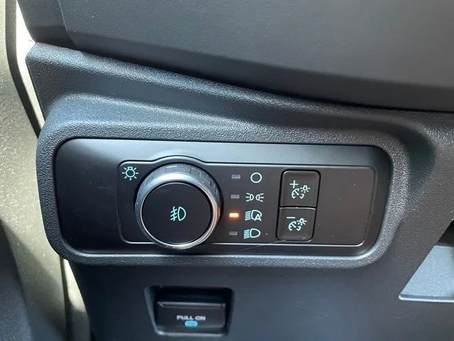 New 2026 AVALANCHE GRAY Ford Outer Banks image 15