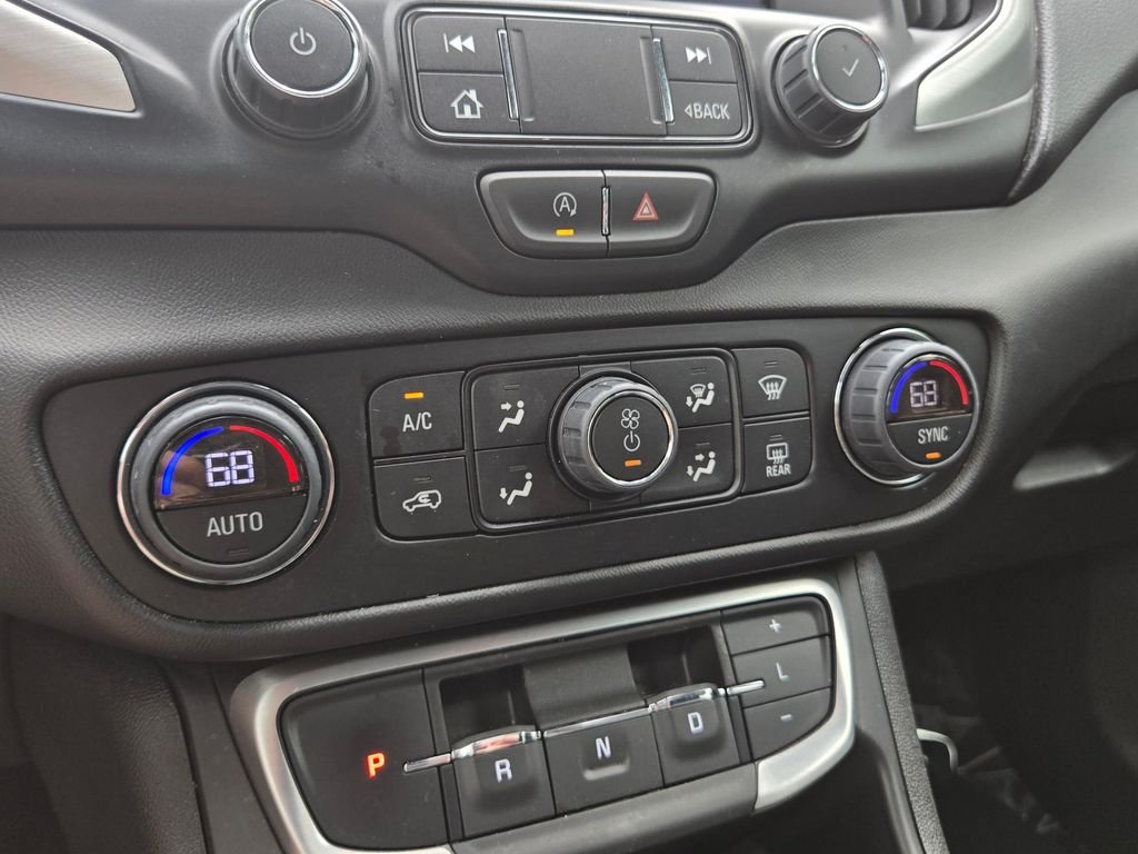 Used 2024 Summit White GMC SLT image 30