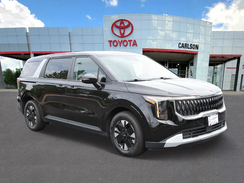 Used 2026 Kia Carnival LXS with VIN KNDNB5KA3T6120587 for sale in Minneapolis, Minnesota