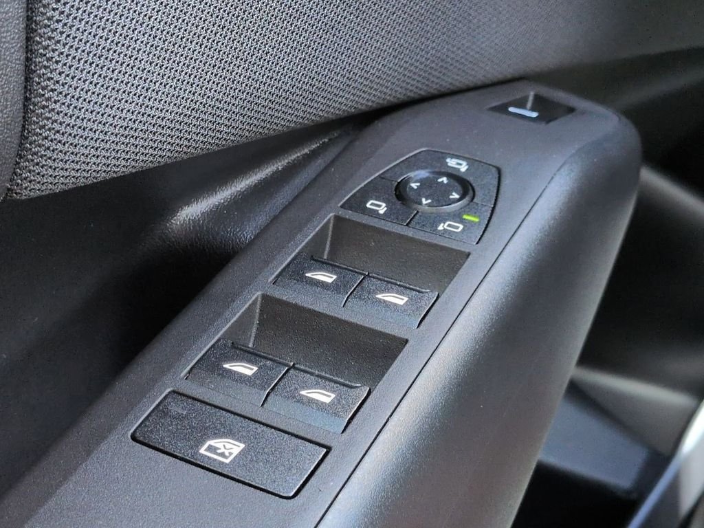 2025 BMW X3 30 - Photo 24