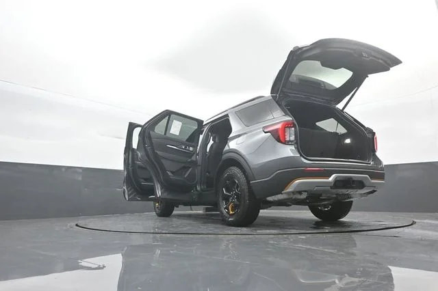 New 2026 Gray Ford Tremor image 41