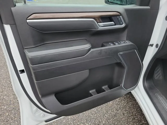 2025 Chevrolet Silverado 1500 LT - Photo 19