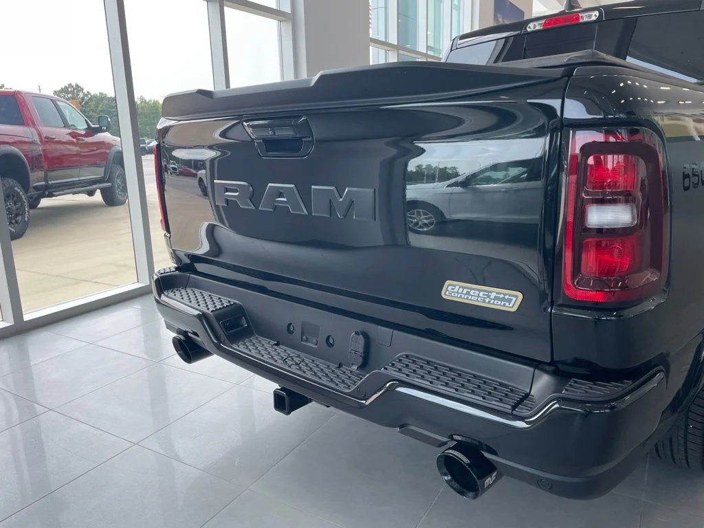 New 2026 Diamond Black Crystal Pearl-Coat Exterior Paint RAM DC 650 image 5