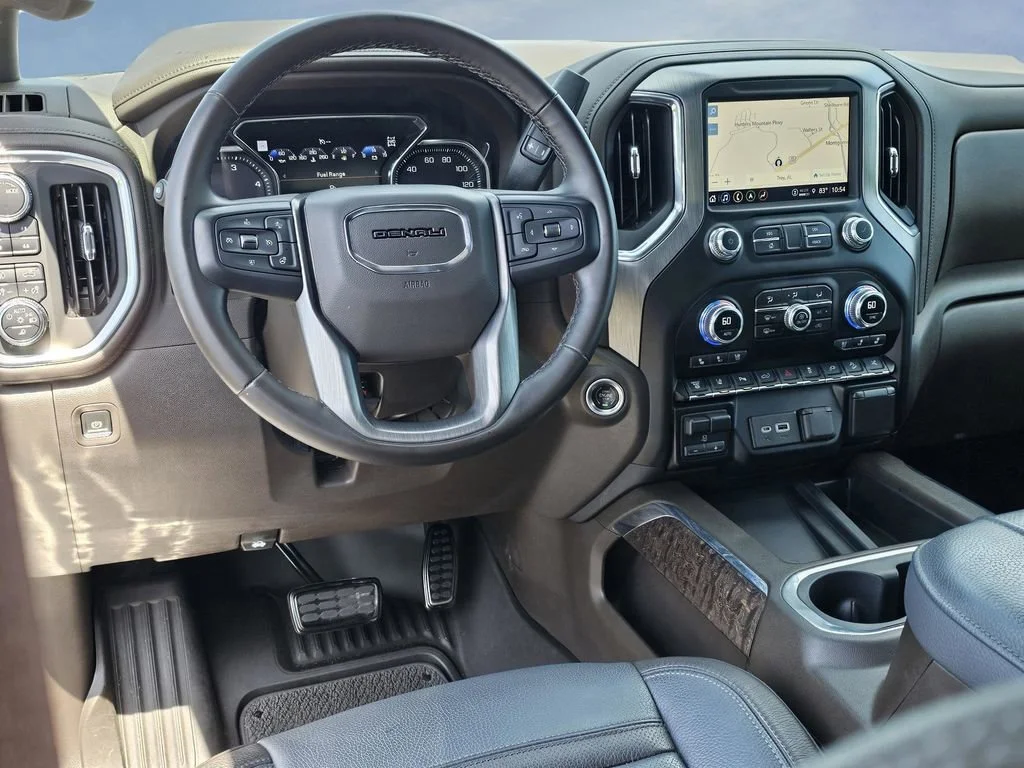 Used 2023 White Frost Tricoat GMC Denali image 37