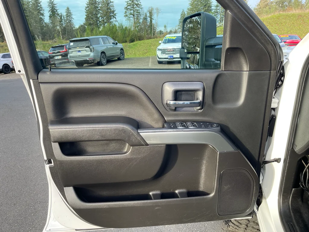 2018 Chevrolet Silverado 3500HD LT - Photo 24