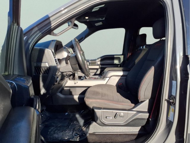 Used 2018 Gray Ford XLT image 17