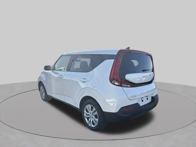 Used 2022 White Kia LX image 8
