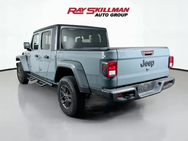 Used 2024 Gray Jeep Sport S image 5