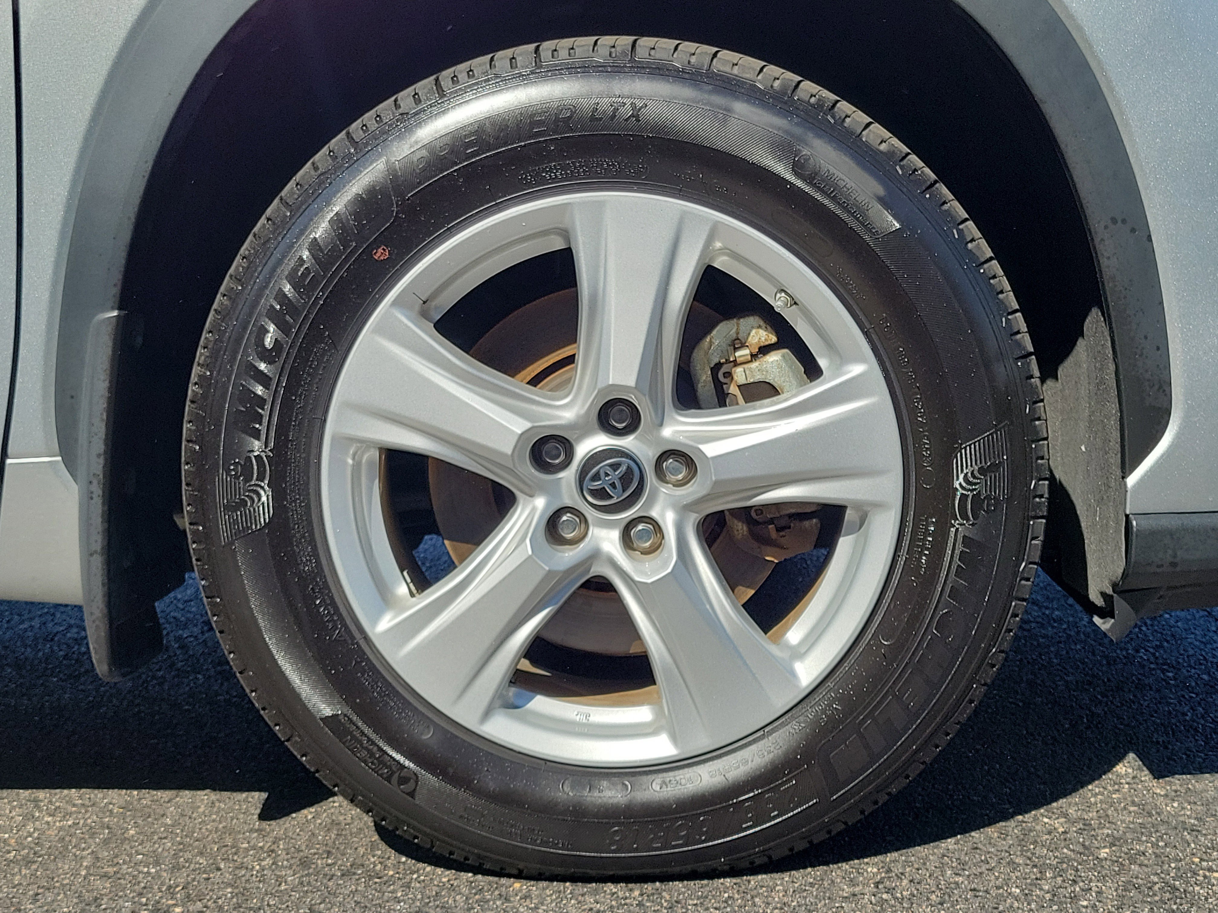 2024 Toyota Highlander LE - Photo 5