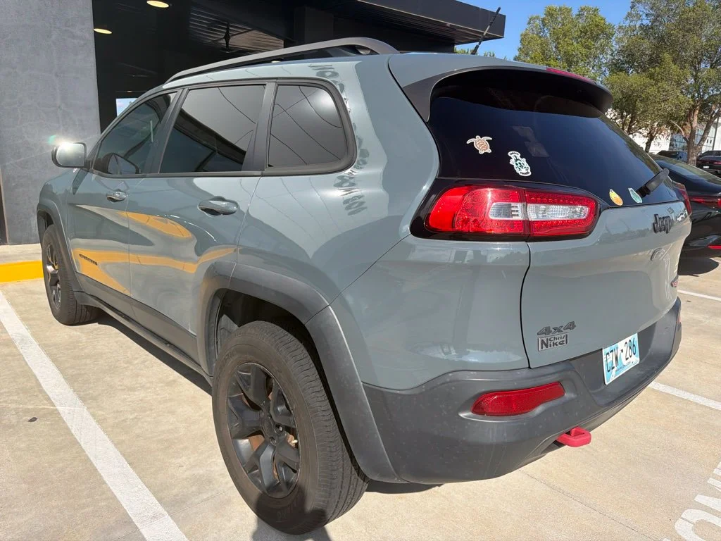Used 2015 Gray Jeep Trailhawk image 5