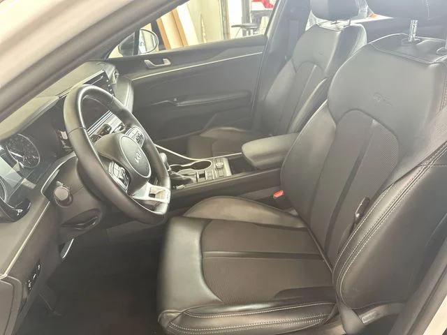 Used 2023 White Pearl Kia GT-Line image 15