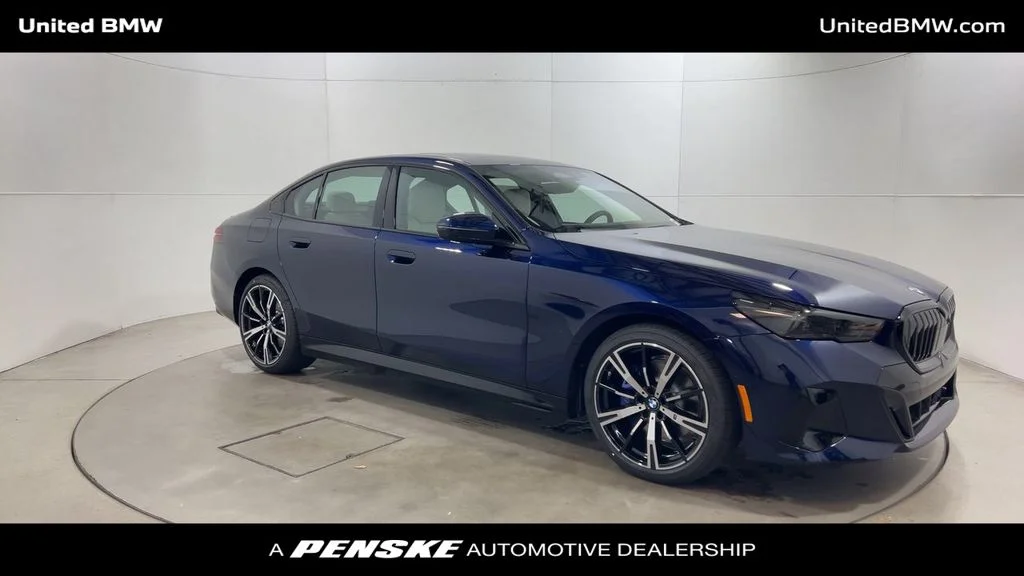 Used 2026 Tanzanite Blue II Metallic BMW 530i image 2