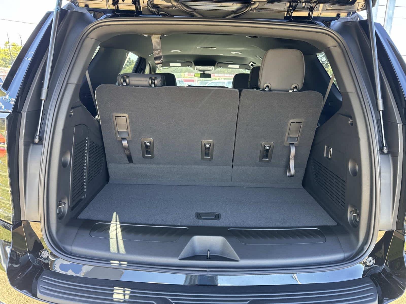 2026 Chevrolet Tahoe LS - Photo 7