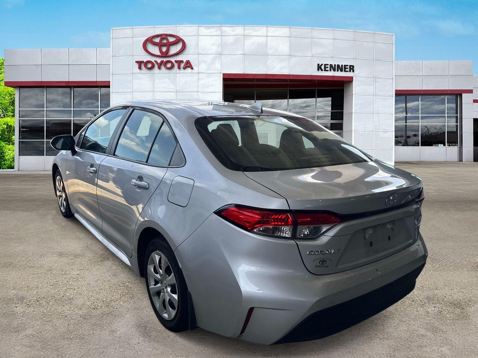 Used 2024 Classic Silver Metallic Toyota LE image 5