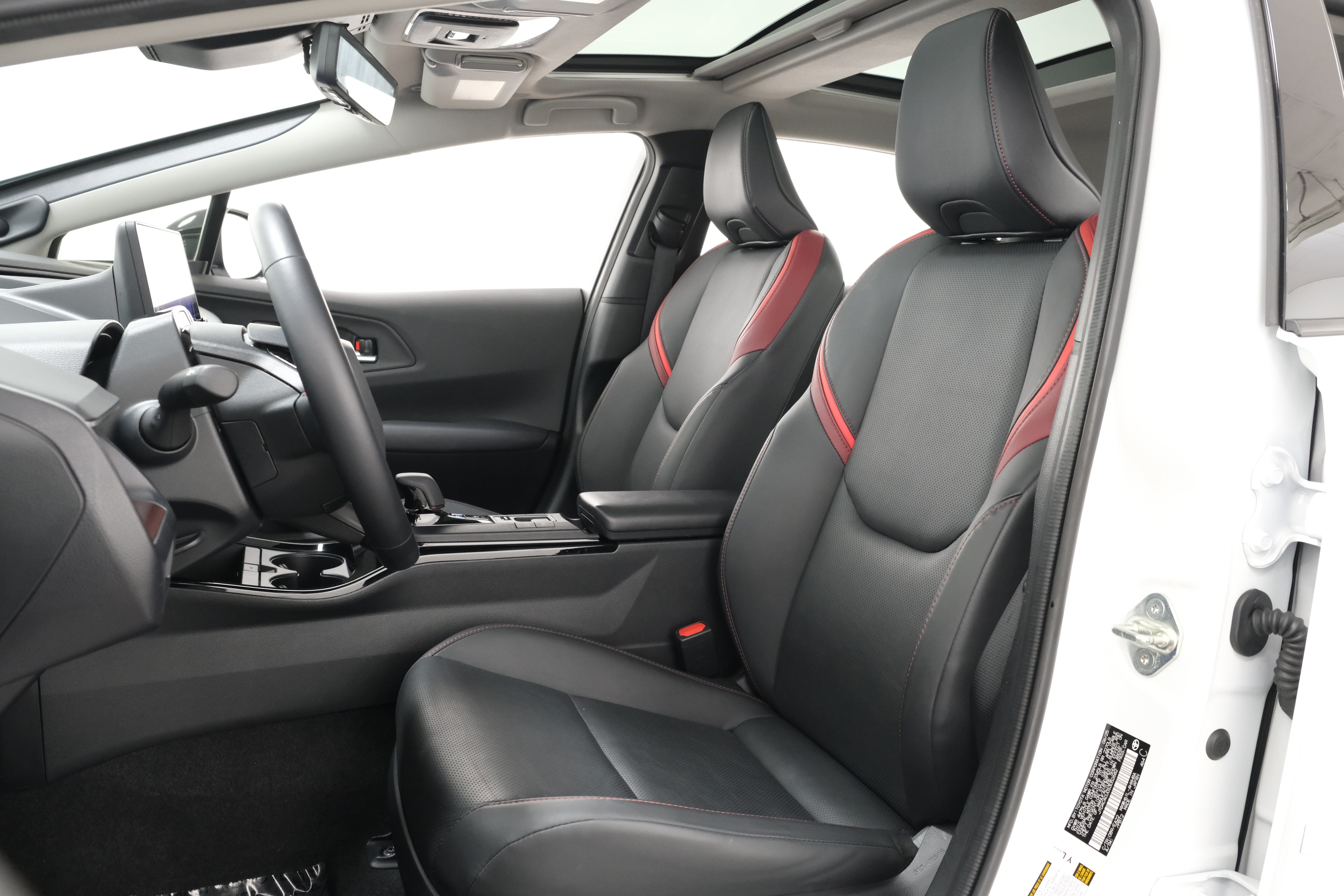 Certified Used 2025 Wind Chill Pearl Toyota XSE Premium image 30