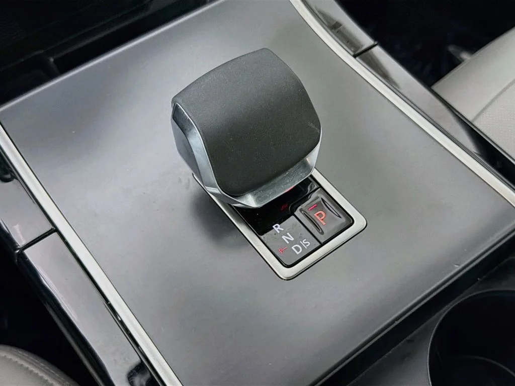 Used 2026 Gray Land Rover S image 17