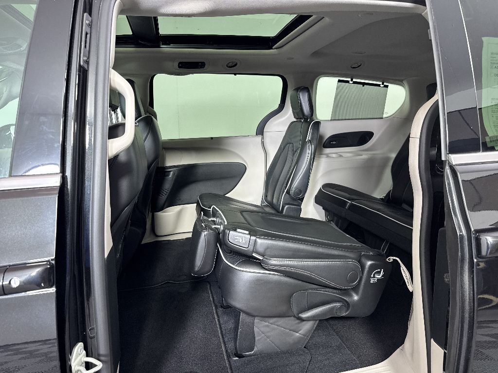 2023 Chrysler Pacifica Limited - Photo 14