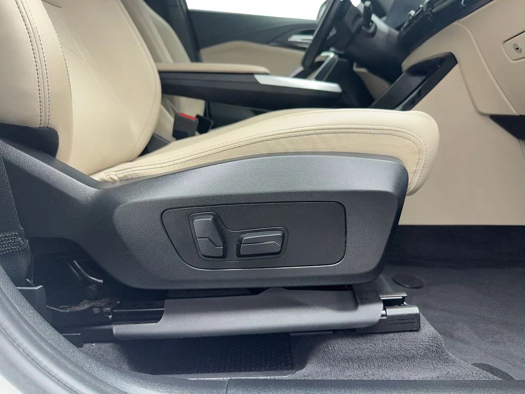 Used 2024 White BMW xDrive28i image 34